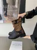 Botas curtas de bico redondo com design retrô, botas da moda de cano médio, outono/inverno de 2026, fivela de cinto, botas de salto bloco coloridas, botas de sola reta
