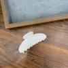 Grampo de Cabelo Garra Flor de Ovo Azul e Branco Europeu e Americano Clipe Tubarão Flor de Mármore Vibrante de Alta Qualidade Grampo de Cabelo Tridimensional para Parte de Trás da Cabeça Acessórios para Cabelo