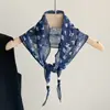 Pañuelo de Seda Retro Versátil Estilo Hong Kong, Pañuelo Triangular de Moda, Accesorios de Alta Gama, Elegantes y Elegantes, Pañuelo Delgado para el Cuello, Multiusos
