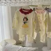 Roupas Fofas de Princesa para Casa para Crianças 2025 Nova Coleção Primavera e Outono Conjunto de Pijama para Meninas Manga Longa e Calça Conjunto de Duas Peças Roupas Infantis