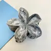 Pinza Grande para el Cabello Estilo Resort de Lujo Transfronteriza de Plumeria para Recogido en la Parte Trasera de la Cabeza, Pinza de Tiburón para Cabello Semirecogido, Accesorio de Moda para el Cabello
