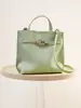 Bolsa Tote de Couro Bovino de Primeira Camada, Nicho, Grande Capacidade, para o Dia a Dia, Versátil, Alça Larga no Ombro, Crossbody, Couro Genuíno, Bolsa Feminina, Luxo Leve
