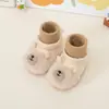 Nueva colección de invierno de calcetines y zapatos para bebé con forro polar, cierre de rosca, para niños y niñas, con suelas cálidas, antideslizantes y suaves, perfectos para aprender a caminar. Disponible para venta al por mayor