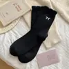 Calcetines de Terciopelo Australianos para Mujer en Otoño e Invierno Nuevos Engrosados y Cálidos Estilo Japonés Personalizados Bordados con Encaje Calcetines de Media Caña para el Hogar para Mujer Calcetines para el Suelo