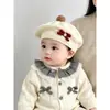 Boina de tricô fofa com laço, um chapéu quente e grosso para bebês e crianças pequenas, perfeito para o outono e inverno