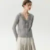 Design com acabamento em renda, exalando elegância. Cardigã de tricô de caxemira para bebê, gola V feminina, caimento solto, estilo curto, novidade