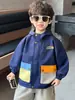 Cortavientos con capucha para niño de primavera y otoño, chaqueta casual moderna de estilo coreano para niños, top elegante para niños pequeños