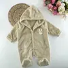 Mameluco con Capucha de Forro Polar de Color Sólido para Bebé Niña 2026 Otoño/Invierno Nuevo Lindo Peluche Manga Larga Estilo Coreano Ropa para Gatear