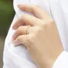 Anillo de Zirconia Semicircular Simple y de Moda para Mujer Tonglin Venta Caliente Transfronteriza Anillo de Plata S925 Fabricante de Joyería Transfronteriza