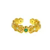 Nuevo Anillo Abierto Estilo Palacio Clásico Chino Patrón de Encaje con Diamantes Diamante Verde Lujo Accesible Anillo Francés de Gama Alta para Mujer