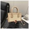 Bolsa Quadrada Pequena Texturizada Popular 2025 Novo Estilo Popular Retrô Mini Bolsa de Mão Artística All-in Ombro Transversal Bolsa Feminina