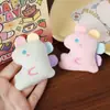 Pendente de Pelúcia de Dinossauro Colorido Criativo Broche de Boneca Dinossauro Cartoon Fofo Acessórios de Joias de Boneca Fofa