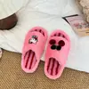 Lindas pantuflas de peluche de Hello Kitty para niñas, adecuadas para usar al aire libre, zapatos para niños, colección de otoño 2026, pantuflas de algodón de princesa para interiores para niños