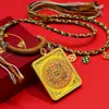 Thangka Mandala Finamente Elaborado con Pintura Dorada de Xizang con Cinco Budas, Caja Gawu Semi-Pintada a Mano, Colgante de Collar de Cuerda Estilo Xizang
