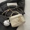 Bolsa Quadrada Pequena Feminina Estilo Coreano Grande Capacidade Bordada Acolchoada Nova Moda 2026 Textura Elegante Alça de Corrente Ombro Transversal