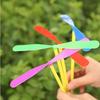 Plástico platillo volador regalo nostálgico para niños libélula de bambú puesto de juguetes productos coloridos volando cielo hada volando cielo fabricante