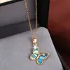 Collar Colgante de Mariposa Personalizado de Lujo Ligero Estilo Francés para Mujer, Cadena de Clavícula Exquisita de Gama Alta, Venta Directa del Fabricante, Exclusivamente para Suministro Transfronterizo