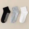 Calcetines para Niños de Color Puro de Media Caña Calcetines Antideslizantes para el Piso de Niños Calcetines Blancos para Estudiantes Calcetines Deportivos para Niñas Otoño e Invierno