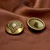 Botones Metálicos Estilo Chanel Vintage al por Mayor para Fabricantes con Acabado de Alta Gama, Botones para Traje Estilo Británico, Botones para Abrigo, Botones de Coser a Mano