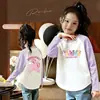 Camiseta Base para Niñas Estilo Coreano Nueva de Primavera y Otoño con Dobladillo Curvo, Camiseta de Manga Larga Color Bloque para Niños Mayores, Top de Moda Ajustado