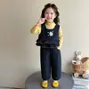 Conjunto de Roupa para Meninas Primavera e Outono 2026 Moda Nova Roupas de Outono Infantis Conjunto de Três Peças com Colete Casual para Menininha Tendência