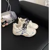 Zapatos de Entrenamiento Alemanes de Cuero Suave ~6cm de Aumento Oculto para Mujer, Tenis Blancos de Suela Gruesa, Zapatos Casuales Deportivos Retro, Zapatos Estilo Petite Forrest Gump