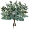 Decoración de Arreglo Floral de Eucalipto Artificial y Muguete de Amazon, Hojas de Eucalipto Transfronterizas, Gypsophila, Margaritas Pequeñas, Follaje Artificial