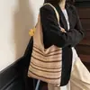 Bolsa de Palha Grande Capacidade Mais Vendida no Verão para Mulheres 2026 Novo Estilo Bolsa de Praia Trançada Vazada Estilo Relaxado Bolsa Tote Retrô
