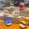 Baimao Original Crayon Shin-Chan Lindo Serie de Cabeza Grande Llavero Dibujo Animado Anime Adorable Colgante para Mochila Estudiantil para Niñas