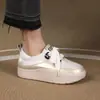 Zapatillas Casuales Blancas de Cuero de Venta Caliente en Tiktok 2026, Zapatos de Plataforma Gruesos de Moda y Cómodos, Versátiles Zapatos con Cordones