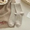 Calcetines de Lana Australiana para Mujer Otoño Invierno Espesados Forrados de Felpa Calientes Rayados de Media Pantorrilla Calcetines Largos de Felpa Calcetines para el Hogar Postparto