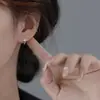 Brincos de Cruz de Açúcar Cristalizado Novo Estilo para Mulheres, Simples e Estilosos, Luxo Leve, Sensação de Alta Qualidade, Presilhas de Orelha com Incrustações de Diamante, Brincos