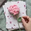 Venta al por mayor Hecho a mano de alta calidad Hilo Crochet Hecho a mano Flor Rosa Tejida a mano Flor Artificial Regalo para el Día de San Valentín Día del Maestro
