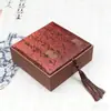 Venta al por mayor desde la fábrica de origen: Nuevo Empaque de Caja de Regalo Estilo Chino, Guantes de Juguete Cultural de Lujo Ligero Inspirados en Zen, Bolsa de Tela, Caja de Doble Apertura, Peine Individual para Colgar en el Cuello