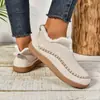 Zapatos de algodón cálidos para mujer para exportación, talla grande, suela plana, color liso, nuevo estilo de invierno 2026 con forro de felpa añadido para mayor calidez