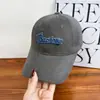 Gorra de Béisbol Rosa Frambuesa Blanca para Mujer con Circunferencia de Cabeza Grande, Visera Suave, Estilo Coreano, Adelgazante de Rostro, Tendencia de Bordado Estilo Americano