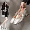 Sapatos Mary Jane Estilo Retrô Francês Feminino 2026 Novo Bico Quadrado Baixo Tira Única Salto Bloco Sapatilhas Leves Sapatos de Casamento