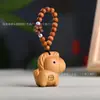 Tuya Dibujos Animados Zodiaco Chino Mango de Mano Colgante de Madera Tallada Artesanía Cultural de Juego Puesto de Punto Escénico Adornos de Madera Maciza de Venta Caliente