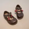 Sapatos de Princesa para Crianças 2026 Primavera Novo Estilo Sapatos de Couro Fofos para Meninas Boca Rasa Sapatos de Uma Sola Respiráveis Sapatos para Bebê Menina Solado Macio