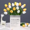 Tulipán de PU Hotel de Alojamiento Familiar Decoración Día de San Valentín Ramo de Flores de Mano Ramo de Atmósfera de Cumpleaños Flores Artificiales