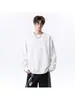 Camiseta de manga larga otoñal, retro y sofisticada para hombre, con hombreras acolchadas, corte holgado estilo coreano, color liso y un look moderno y cool, perfecta como capa base.