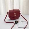 Ventas Directas de Fábrica 2026 Nuevo Bolso de Silla de Montar Semiforma Versátil de Moda Estilo Coreano y Japonés con Correa de Hombro Única Cruzado para Mujer Tendencia