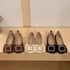 Zapatos planos versátiles de hebilla cuadrada baja para mujer 2025 estilo popular de celebridad de internet cómodos sin cordones zapatos perezosos para commuting para mujer para uso en exteriores