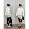 Estilo de Wen Qi! Jaqueta de algodão popeline fornecida sob medida na cor branco jasmim com gola alta, plissada em formato de botão de flor para mulheres, jaqueta de silhueta balão para outono