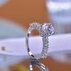 Anillo de Diamante Moissanita Color D de 2 Quilates de Plata S925 de Venta Caliente Transfronteriza, Fabricante Mayorista de Anillos de Cielo Estrellado de Lujo de Cuatro Garras