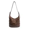 Bolsa Tote Feminina da Moda e Estilosa com Painéis Mesclados Foscos Tendência, com Acabamento de Alto Padrão, Bolsa de Ombro Único Transversal para o Dia a Dia, Pequena Bolsa de Balde