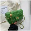 Bolsa Pequena Bolsa Feminina 2022 Nova Moda Bolsa Transversal Feminina Popular na Internet Versátil ins Super Popular Bolsa Quadrada Pequena com Corrente