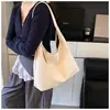 Bolso de Axila de Gran Capacidad de Nicho para Mujer Moda Nueva Primavera 2025 Bolso de Mano para Viajar con Estilo Bolso de Hombro Versátil