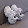 Zapatillas deportivas para niños 2026 otoño nuevo modelo zapatos para niños parte superior de malla para niños mayores zapatos de papá zapatos ligeros de malla para niñas