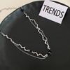 Collar de Zircón Mariposa Negra Ondulada para Mujer Otoño e Invierno Diseño Nicho Sentido Accesorios Viento Frío Cadena de Sudor Chica Picante Dulce Cool